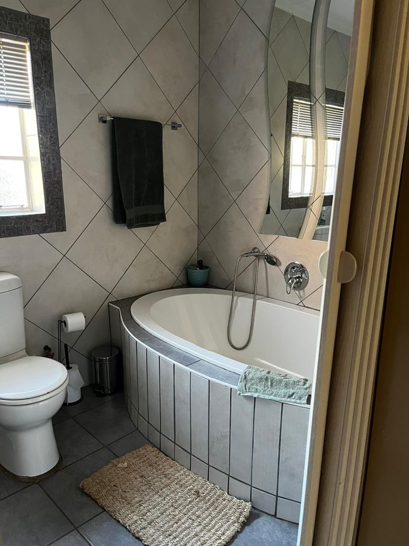 4 Bedroom Property for Sale in Bloemhof North West